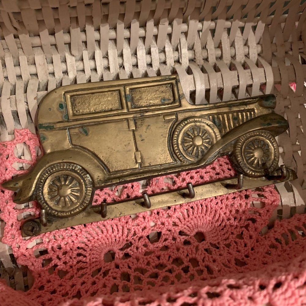 Heavy duty brass car key holder guc